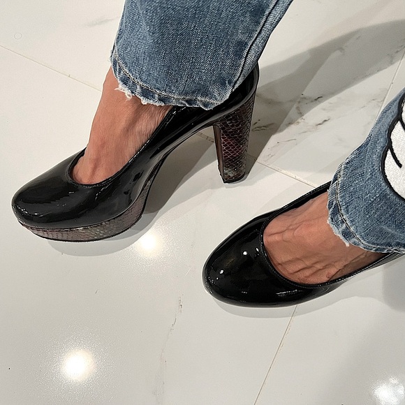 Platform Donald Pliner Black Patent Leather Snake Print Heel - Picture 3 of 16